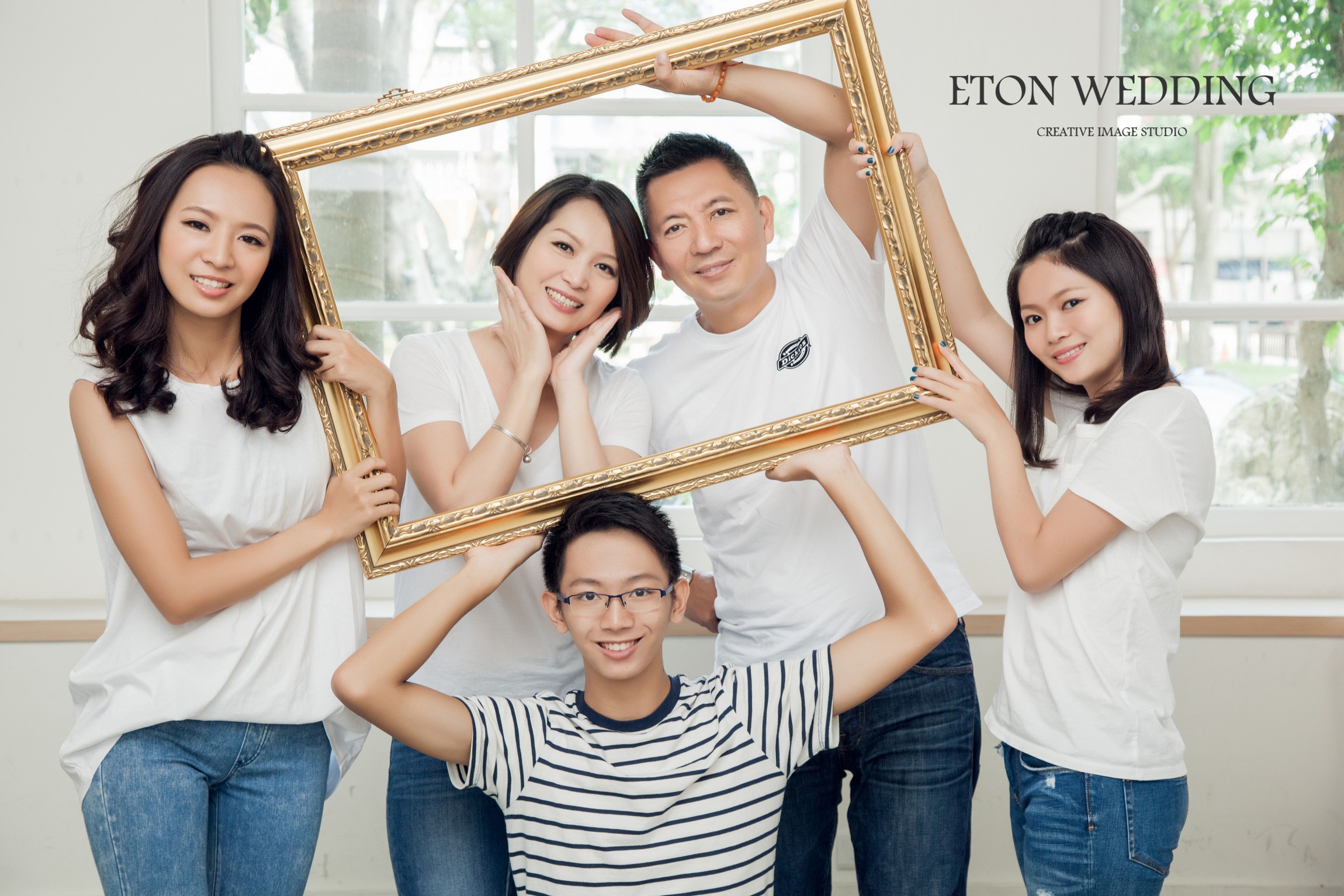 全家福寫真 新竹竹北,全家福 新竹竹北,全家福 新竹竹北,新竹竹北全家福照,新竹竹北全家福價格 
